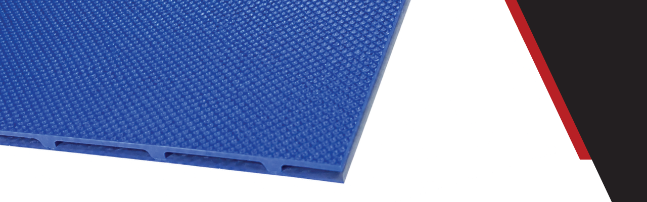 Diamond top ThermoDrive belt in A23 material resists hydrolysis and reduces product sticking in hot, wet, or aggressive processing environments.